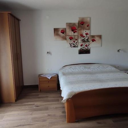 Lino Apartments โรวีน ภายนอก รูปภาพ