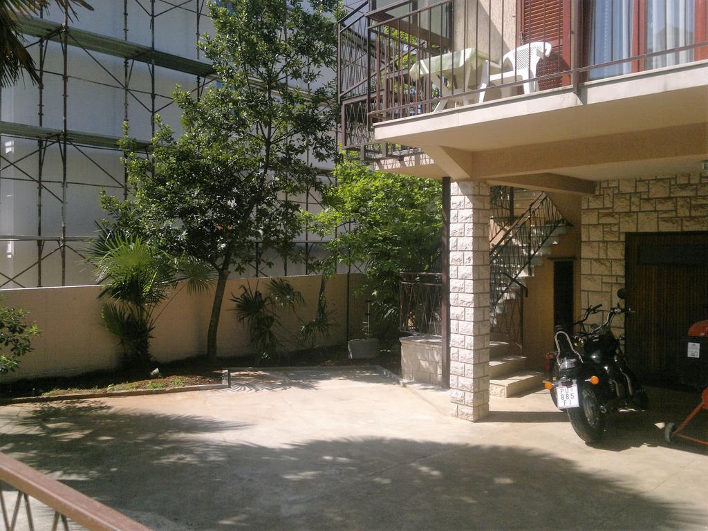 Lino Apartments โรวีน ภายนอก รูปภาพ